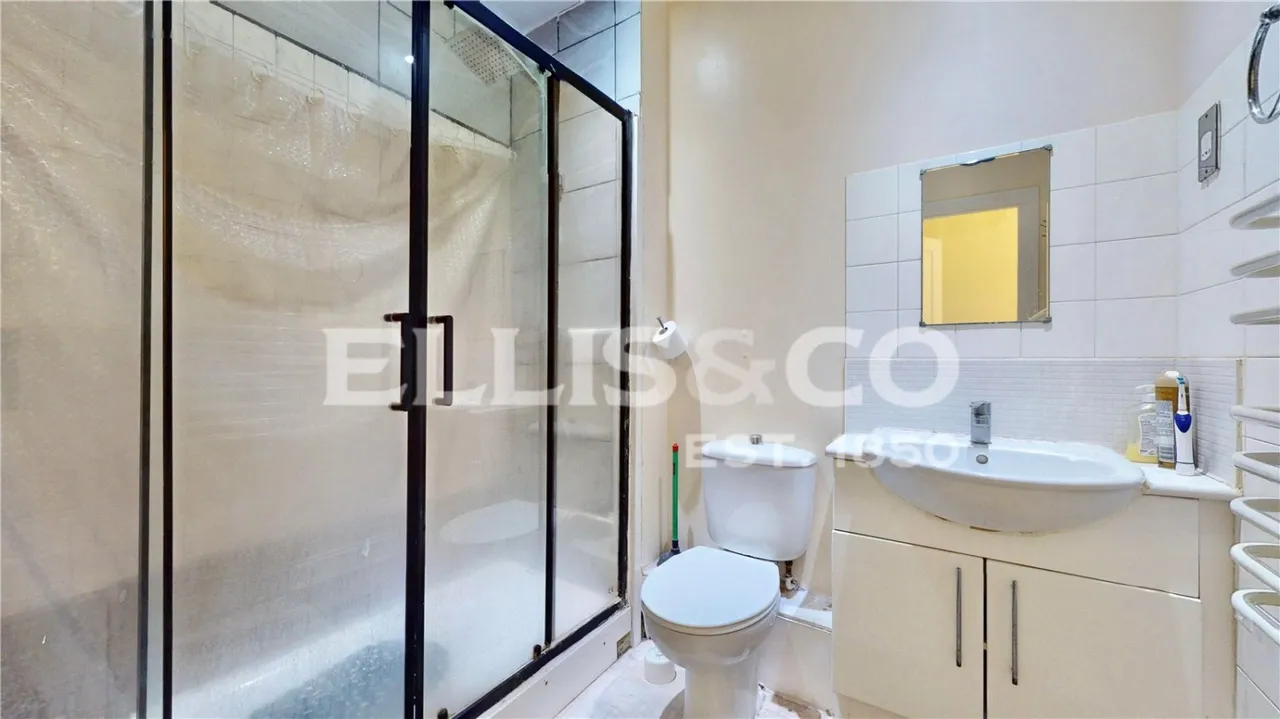 King George Crescent, Wembley, HA0, photo 6