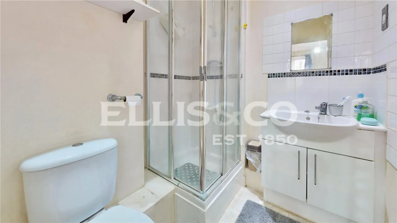 King George Crescent, Wembley, HA0, photo 7