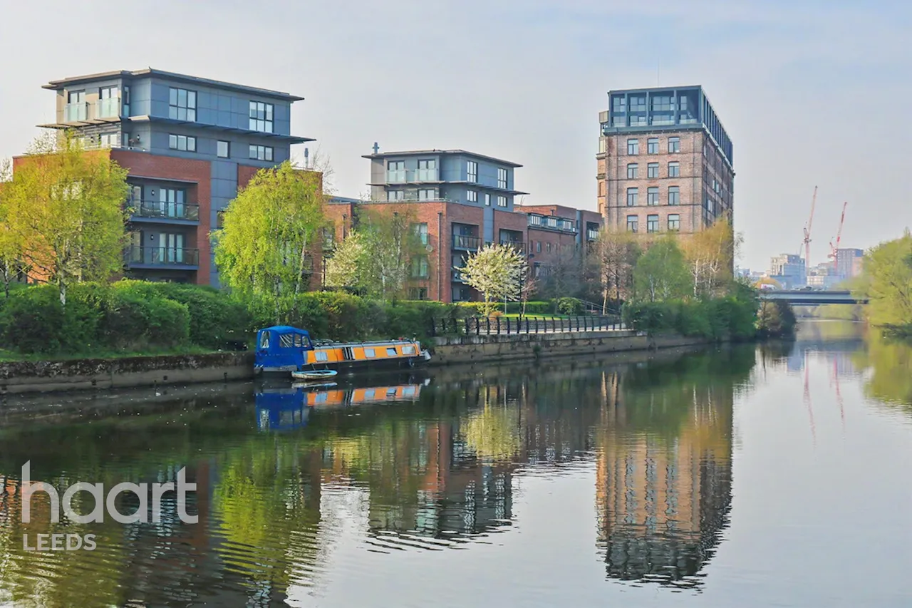 2 bed flat for sale, Aire Quay, Leeds, LS10