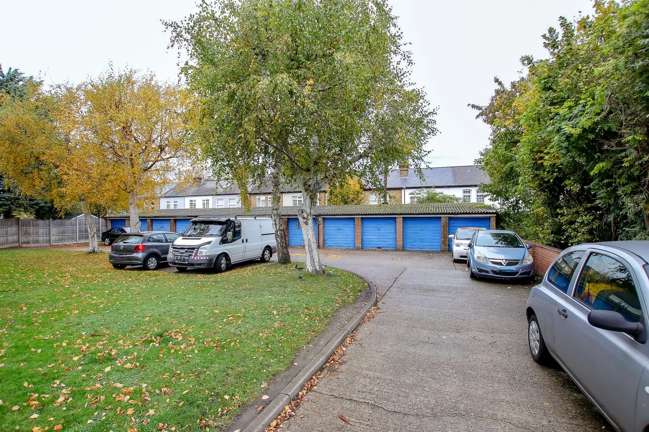 Maldon Road, Wallington, photo 10