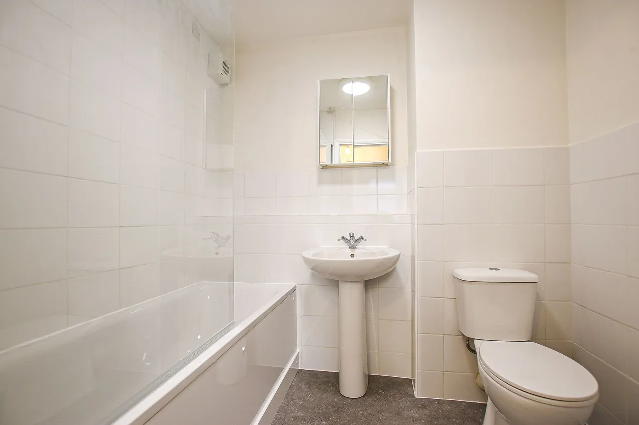 Maldon Road, Wallington, photo 9