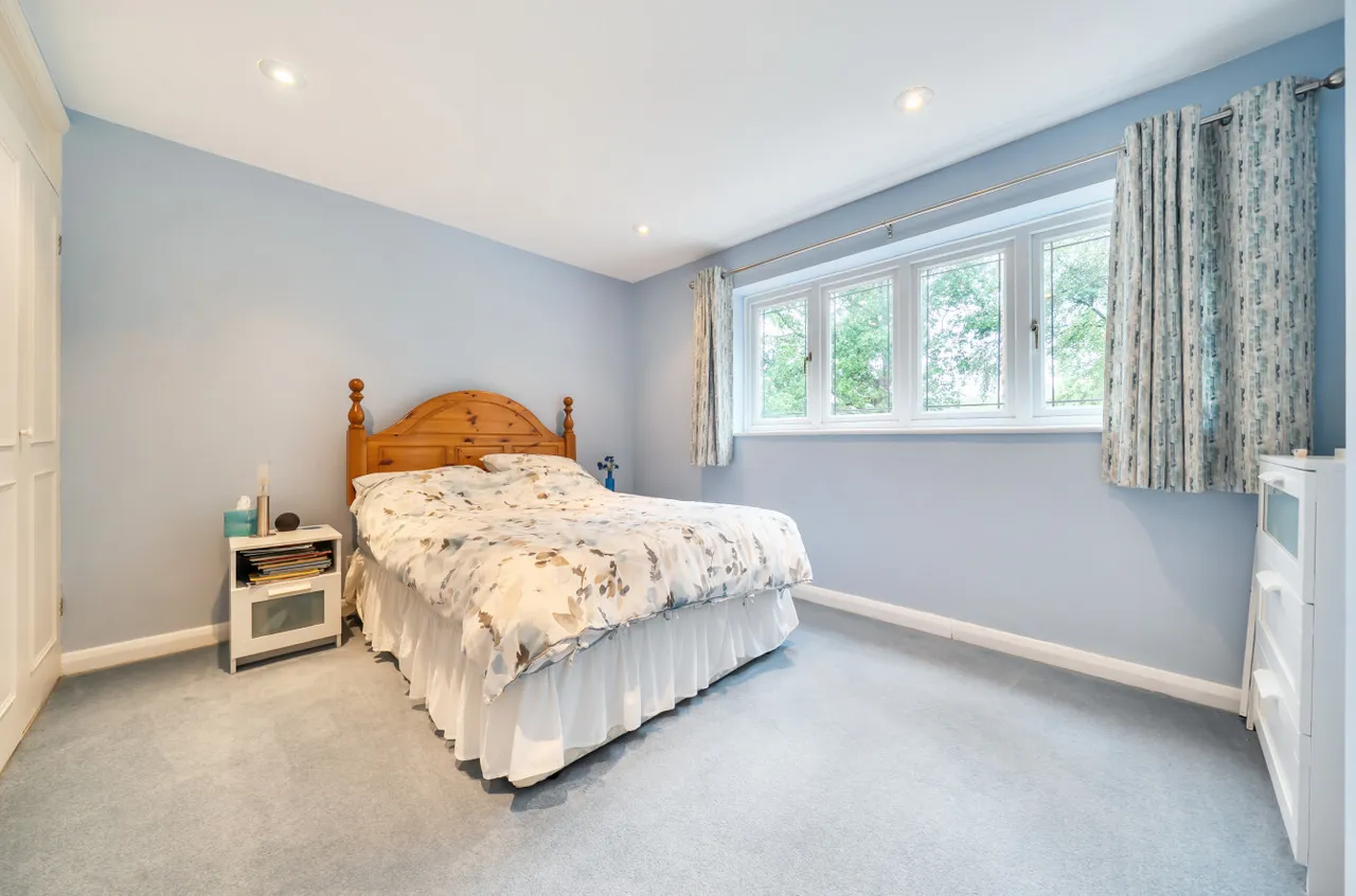 Carlton Close, Camberley, Surrey, GU15 1DS, photo 14