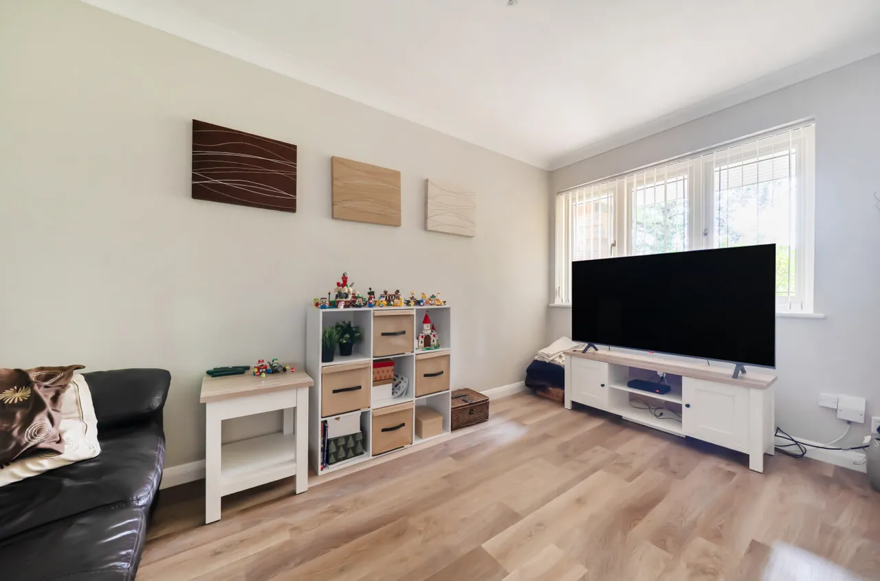 Carlton Close, Camberley, Surrey, GU15 1DS, photo 12