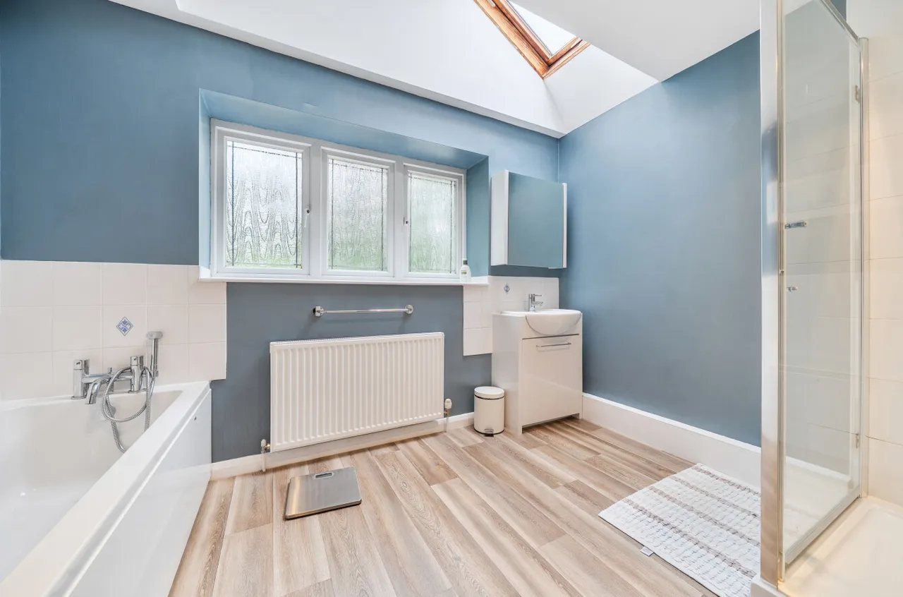 Carlton Close, Camberley, Surrey, GU15 1DS, photo 16