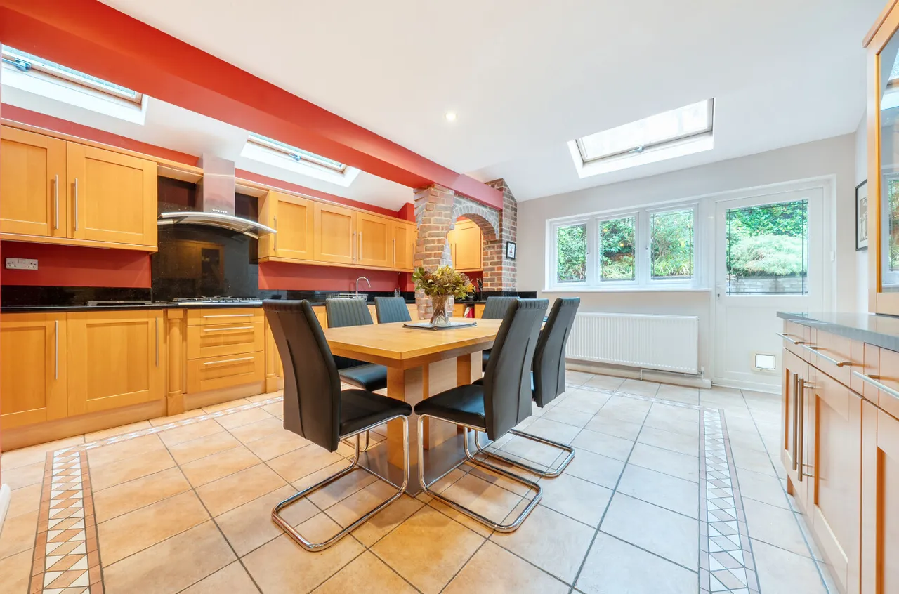 Carlton Close, Camberley, Surrey, GU15 1DS, photo 4