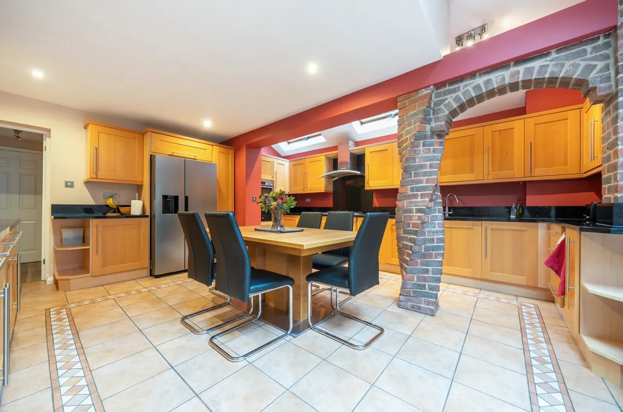 Carlton Close, Camberley, Surrey, GU15 1DS, photo 3