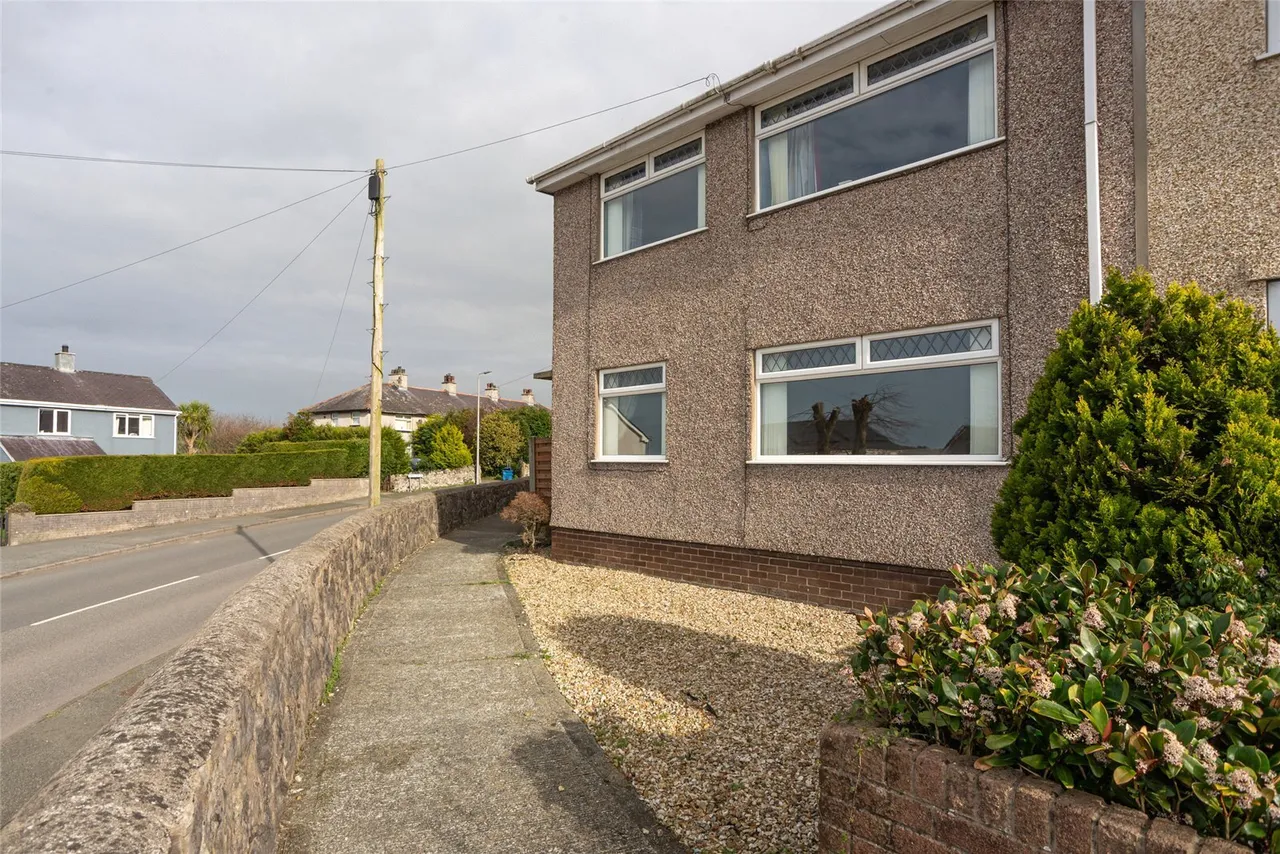 Bro Llewelyn, Llandegfan, photo 16