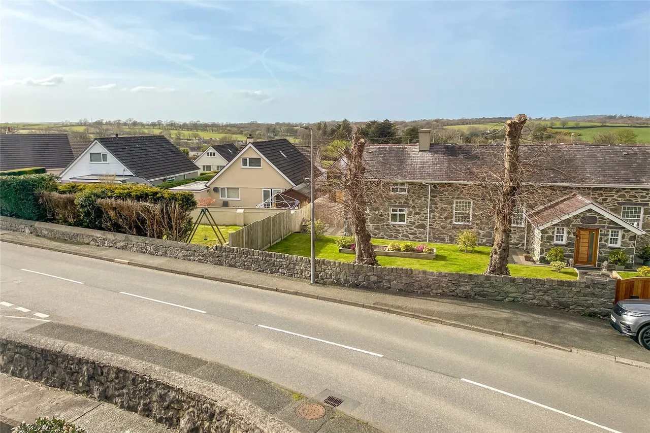 Bro Llewelyn, Llandegfan, photo 11