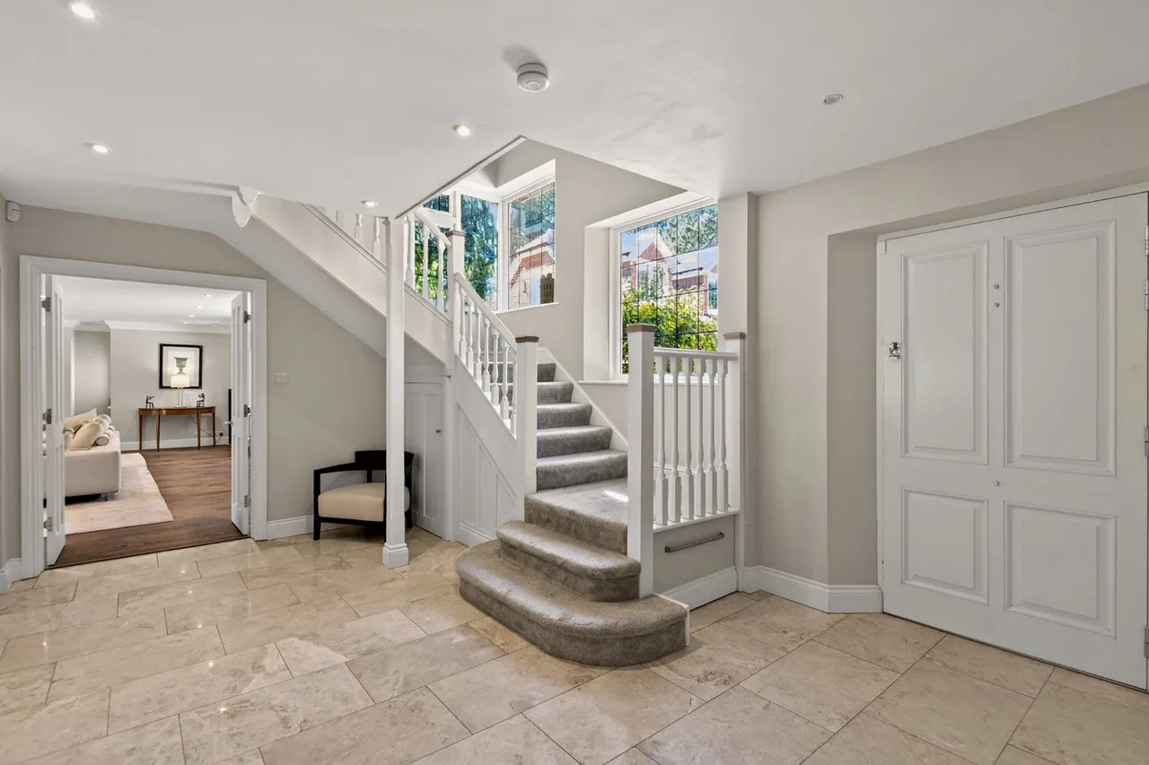 Wellingtonia Avenue, Crowthorne, Berkshire, RG45 6AE, photo 8