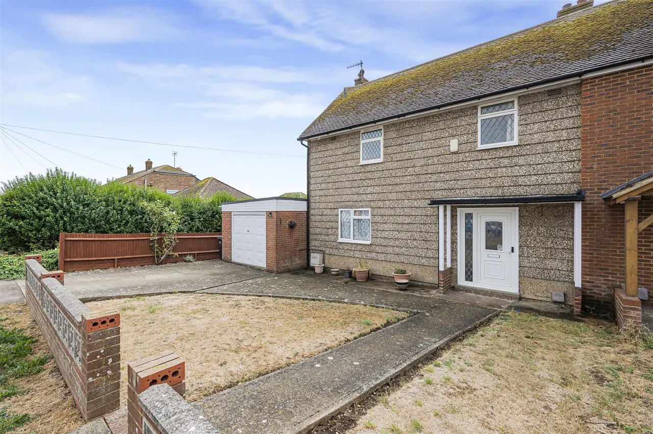 Grassmere Avenue, Peacehaven, photo 14