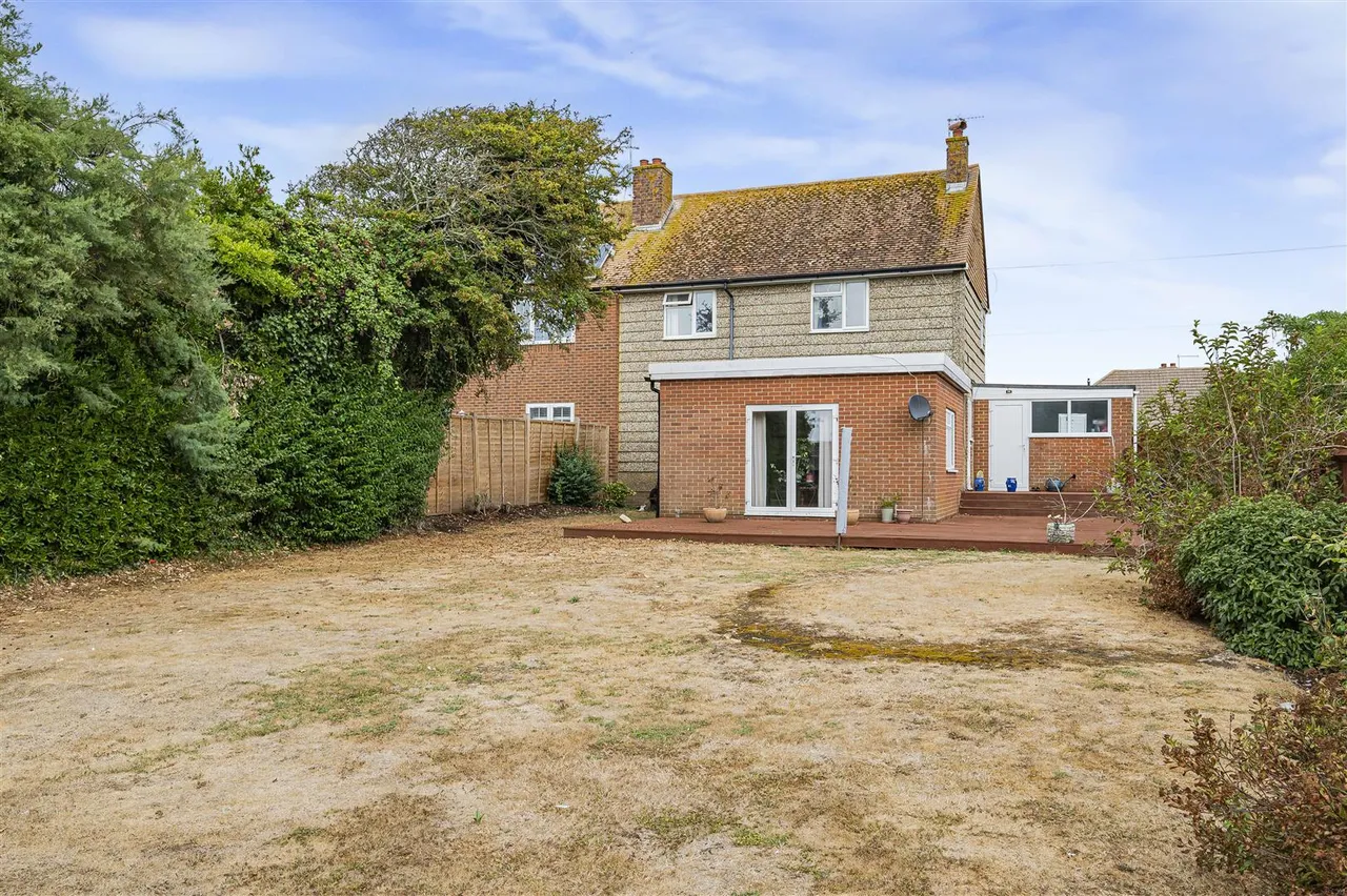 Grassmere Avenue, Peacehaven, photo 4