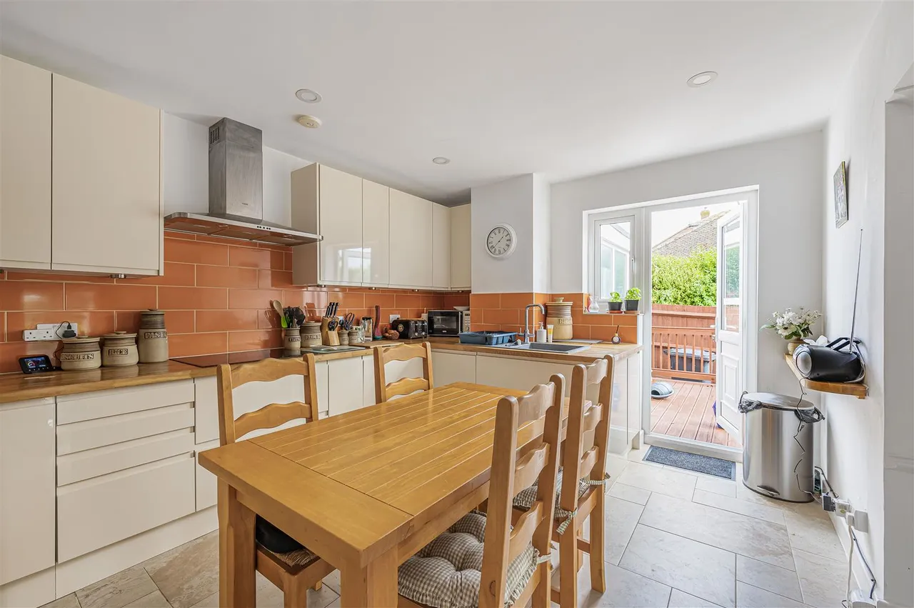 Grassmere Avenue, Peacehaven, photo 12