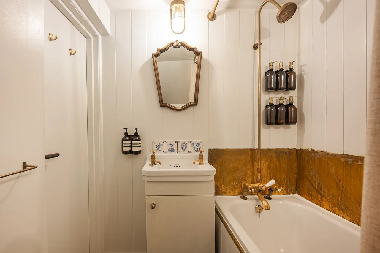 Basement & Ground Floor Flat, 111 Mortimer Road, LONDON, photo 4