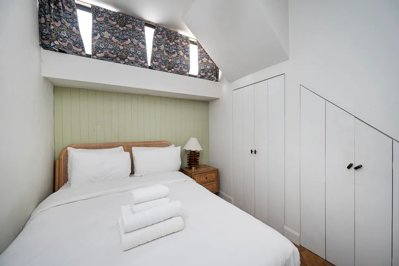 Basement & Ground Floor Flat, 111 Mortimer Road, LONDON, photo 6