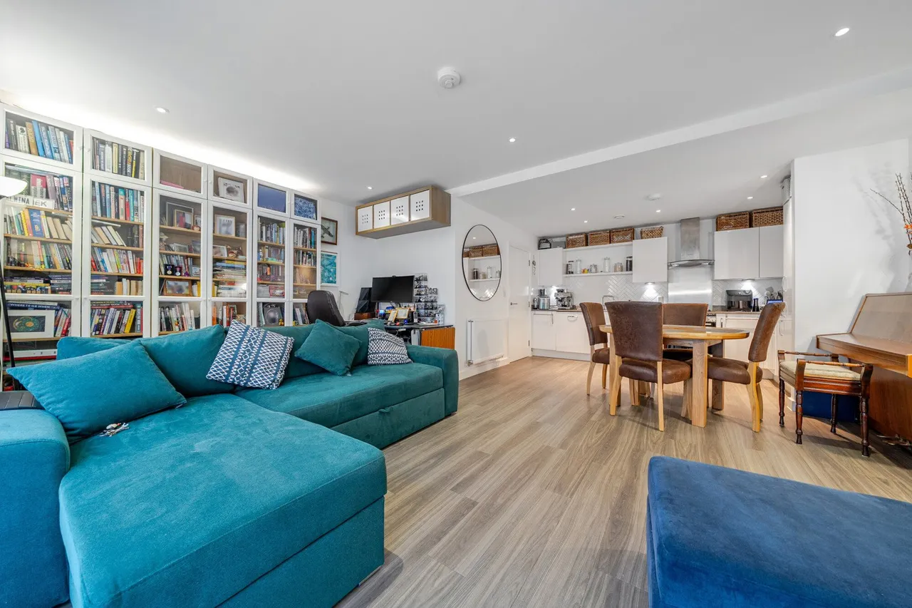 Rolfe Terrace, SE18, photo 3