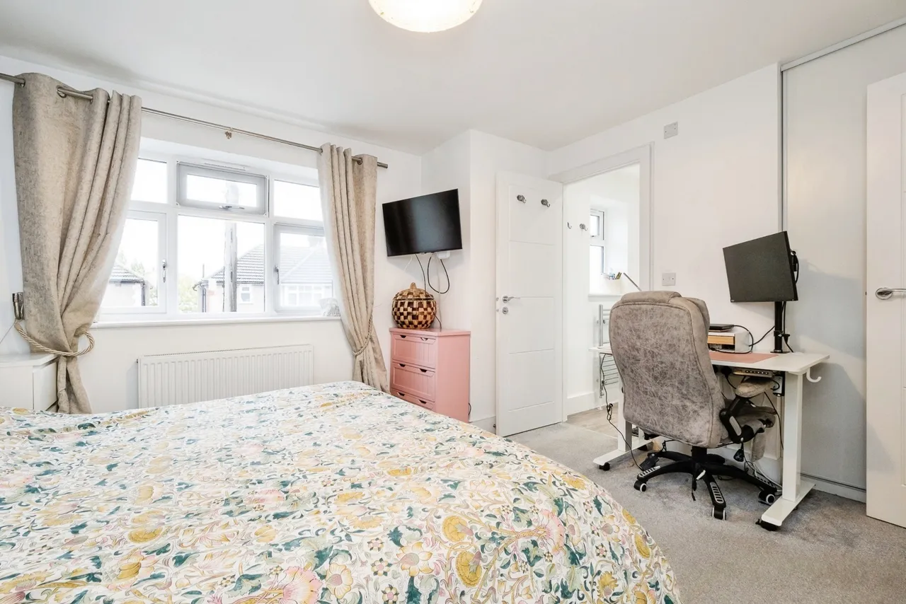 Laburnum Walk, Hornchurch, RM12, photo 25