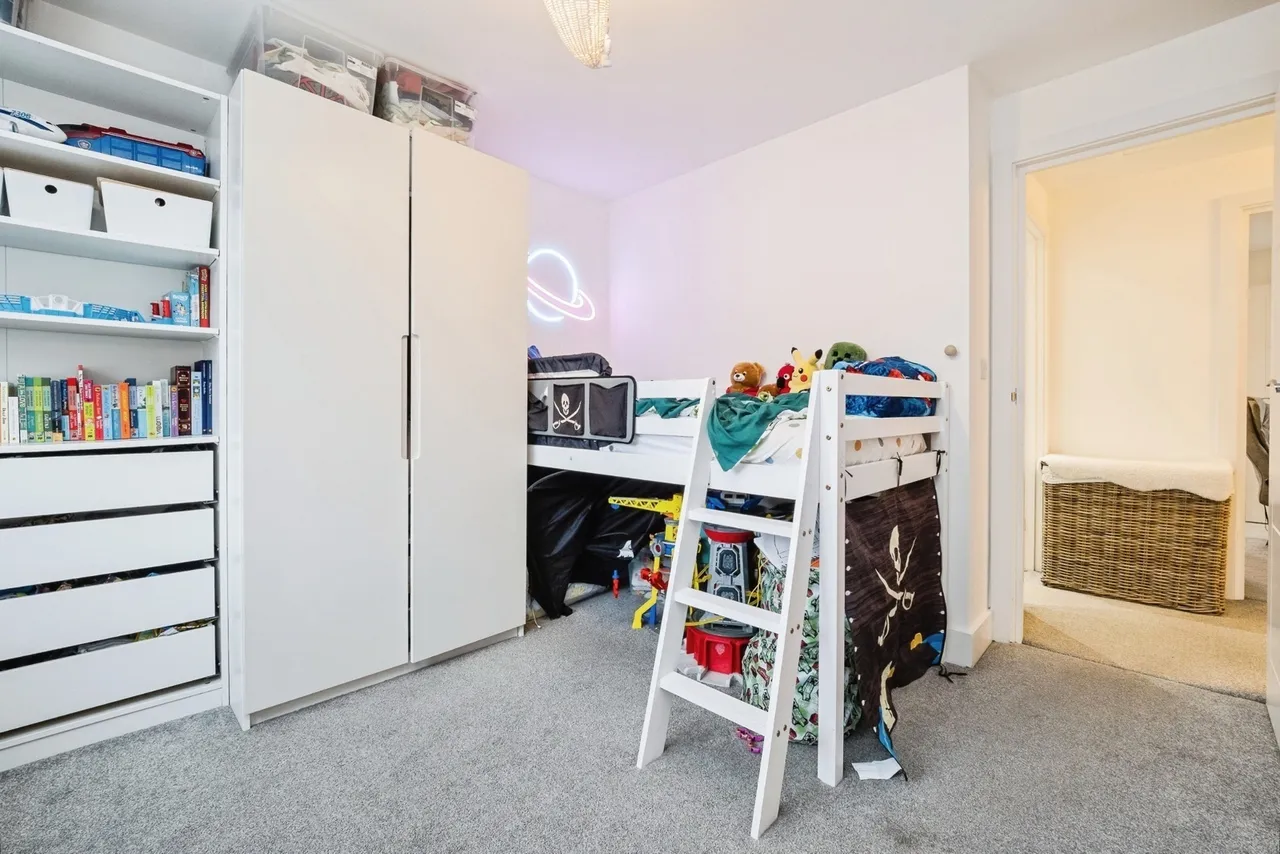 Laburnum Walk, Hornchurch, RM12, photo 20