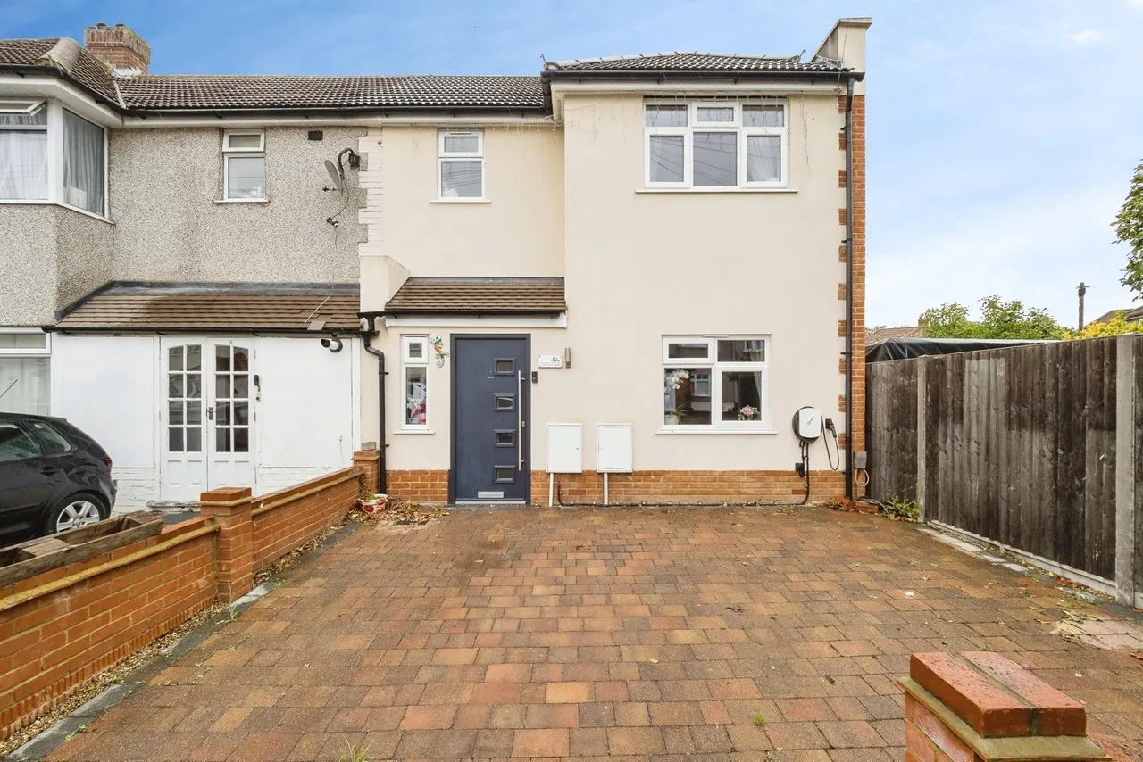 3 bed house for sale, Laburnum Walk, Hornchurch, RM12