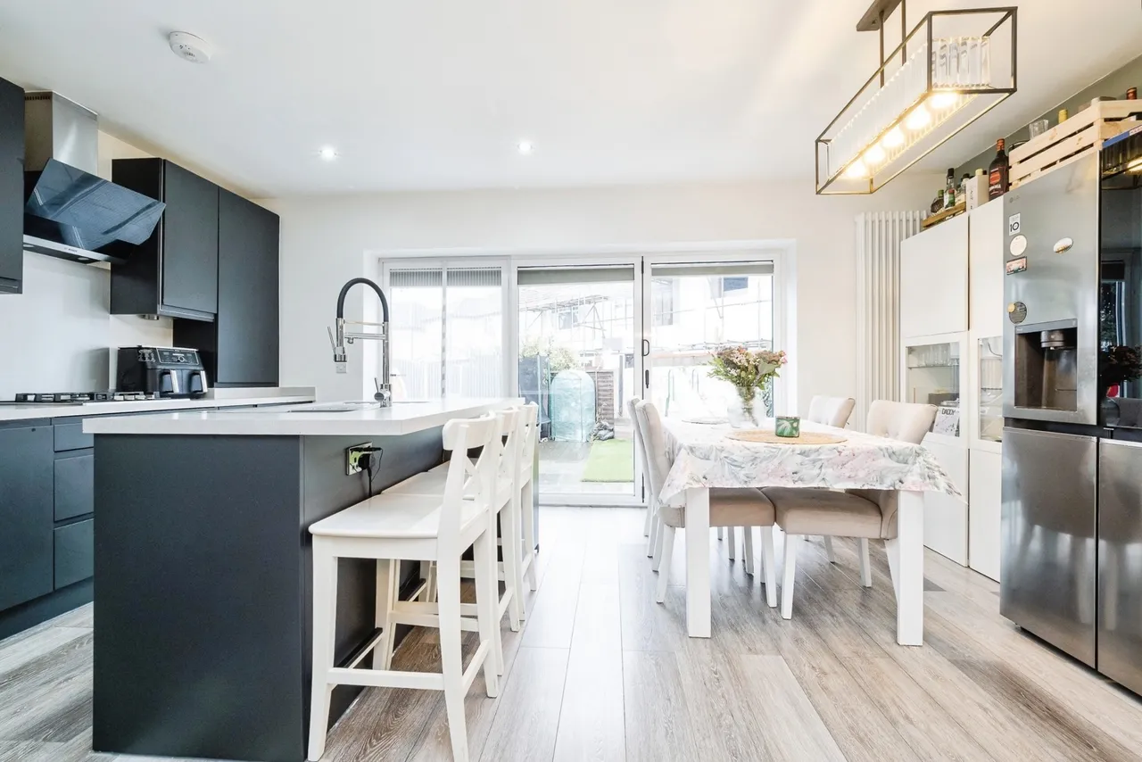 Laburnum Walk, Hornchurch, RM12, photo 4
