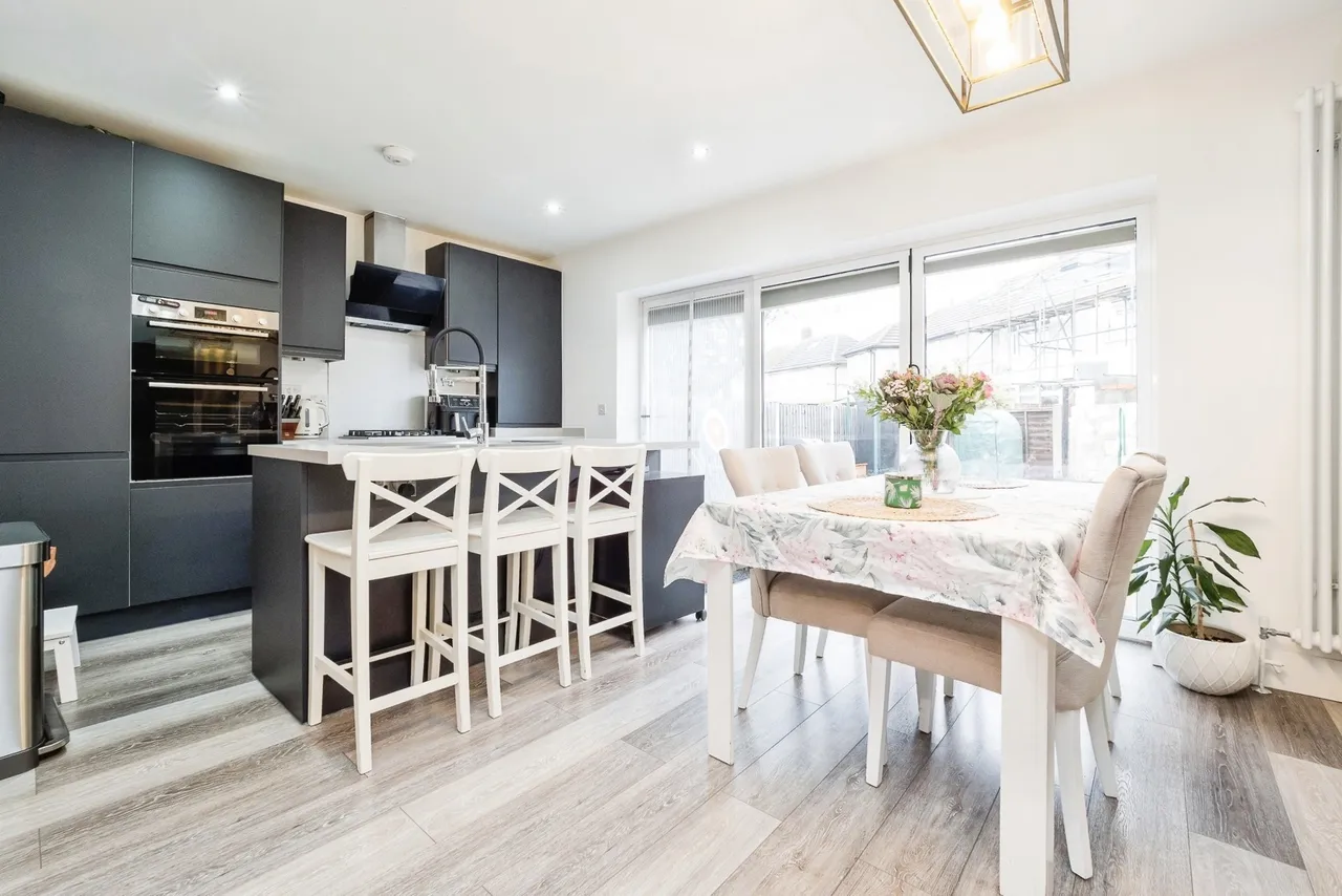 Laburnum Walk, Hornchurch, RM12, photo 22