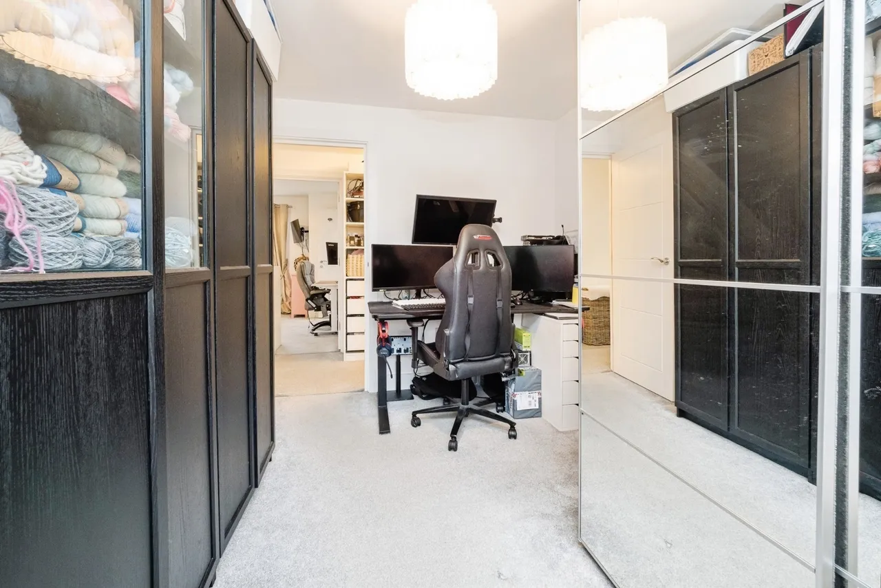 Laburnum Walk, Hornchurch, RM12, photo 11
