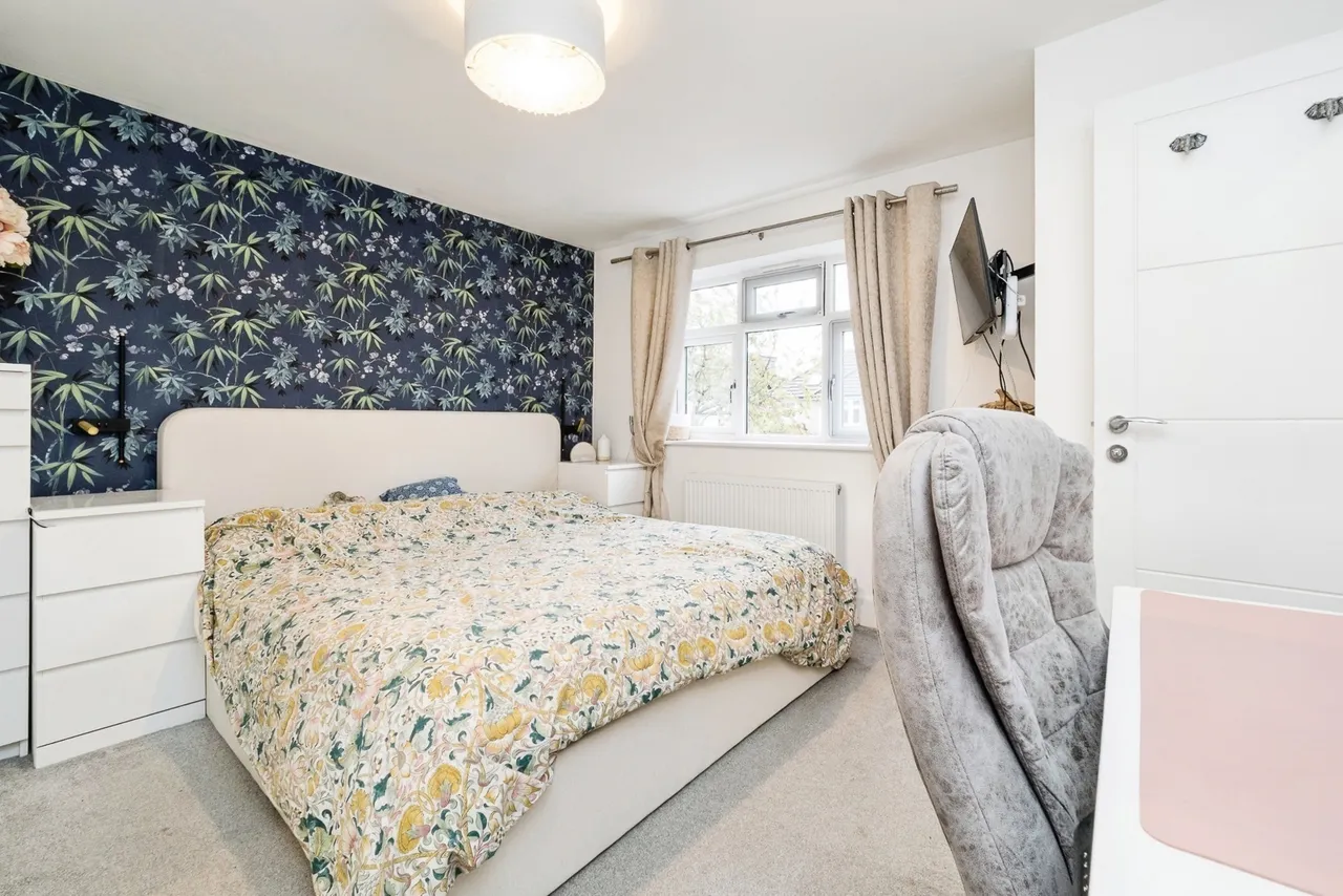 Laburnum Walk, Hornchurch, RM12, photo 8