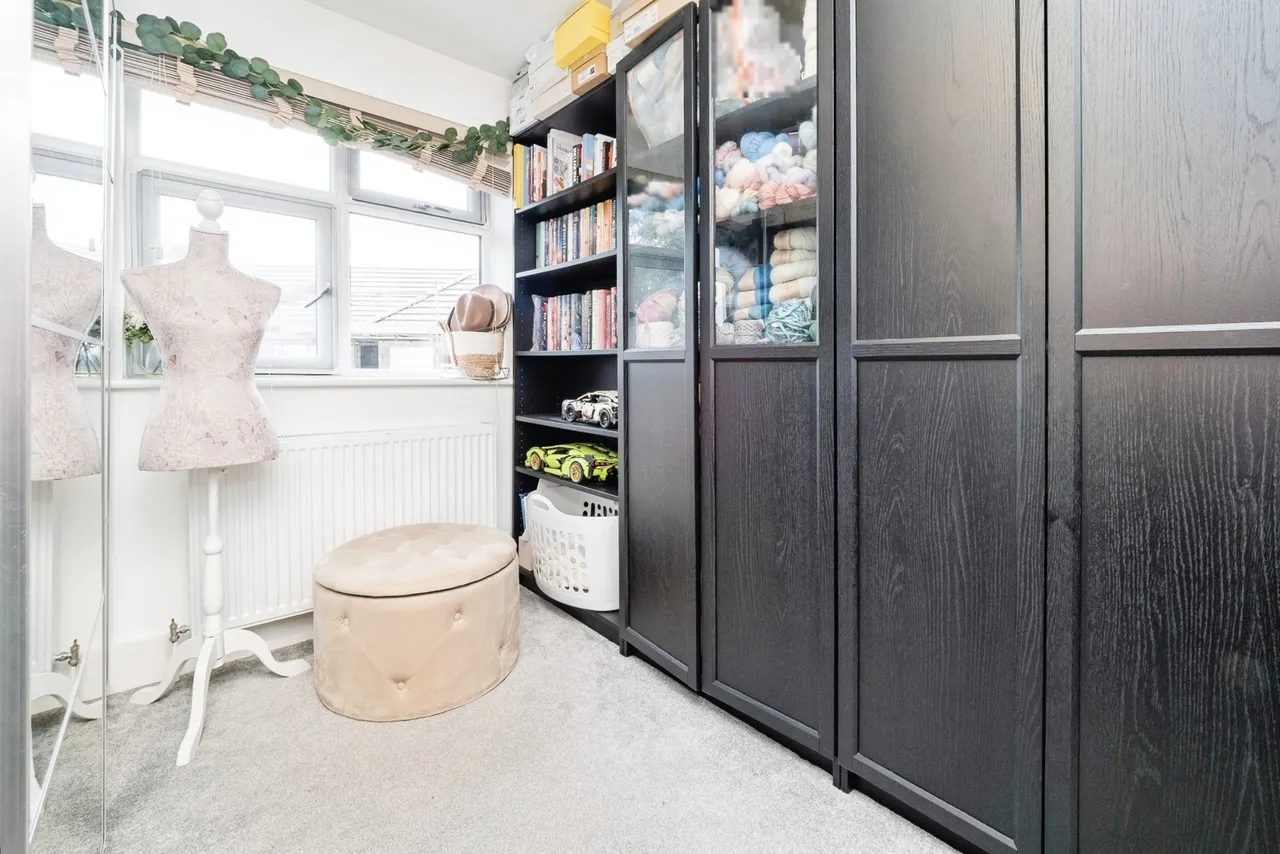 Laburnum Walk, Hornchurch, RM12, photo 12
