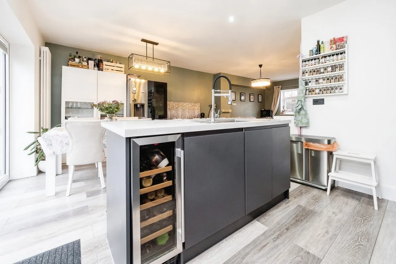 Laburnum Walk, Hornchurch, RM12, photo 15