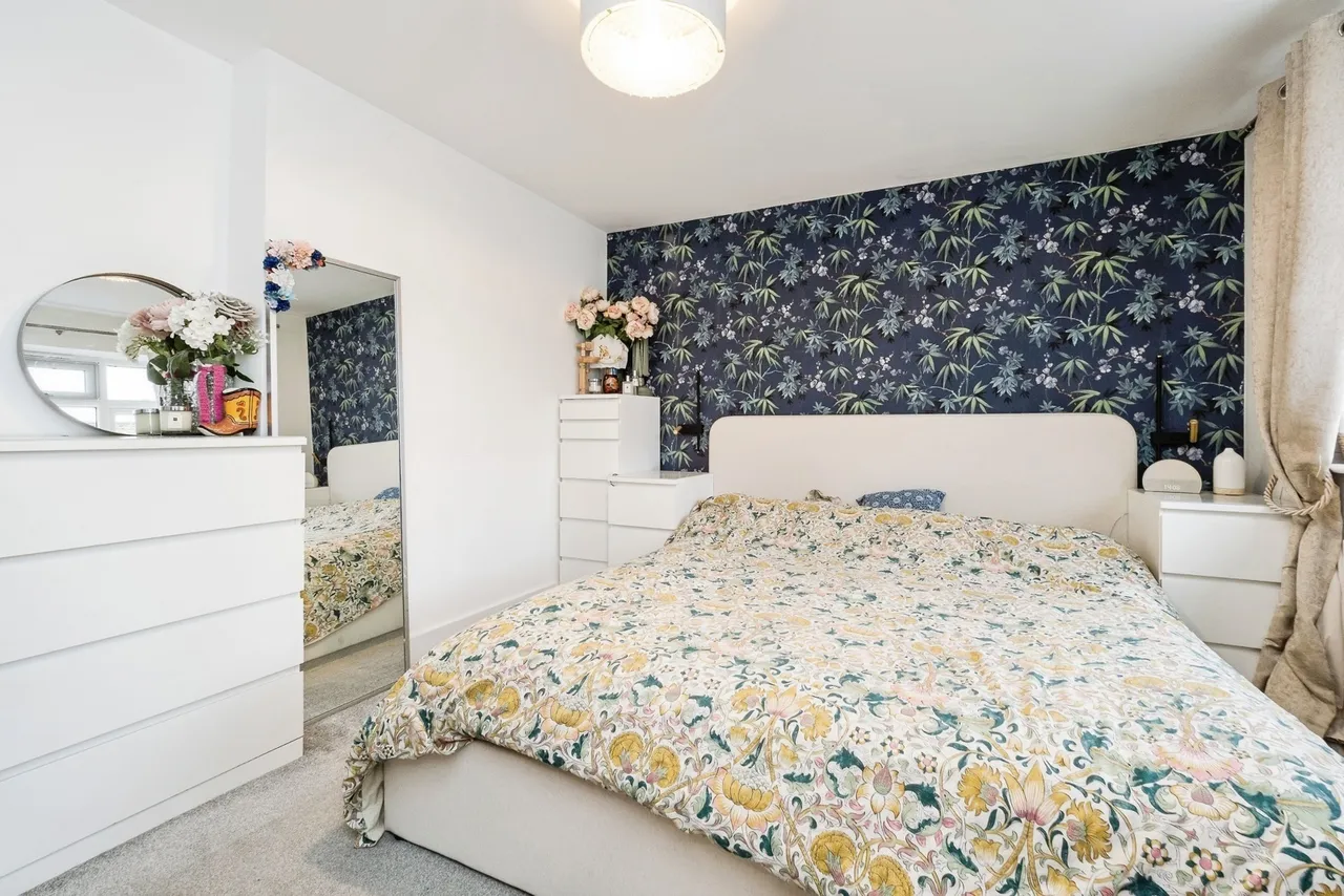 Laburnum Walk, Hornchurch, RM12, photo 24