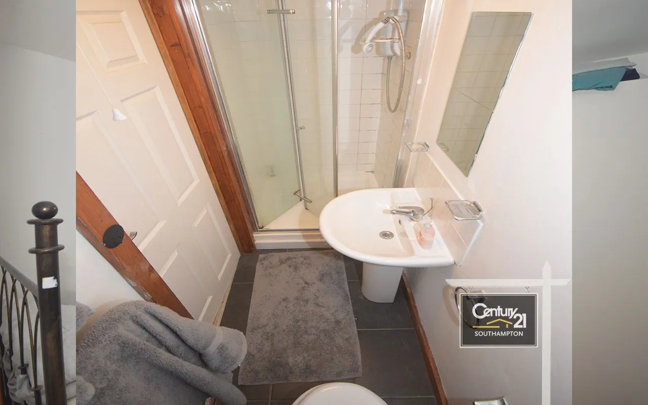 Rayners Gardens, Southampton, SO16, photo 7