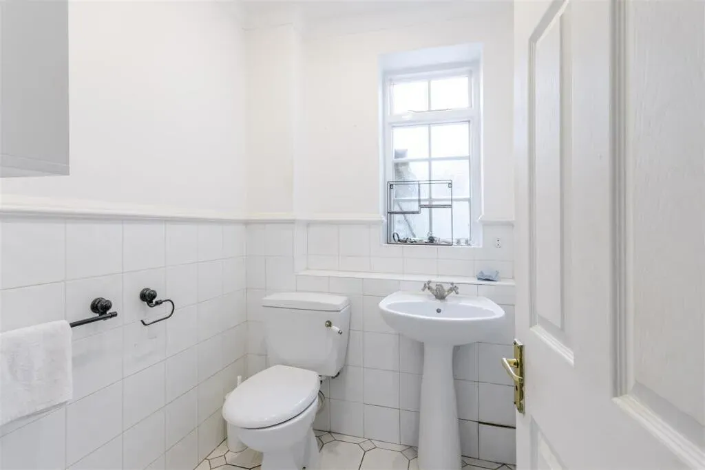The Drive, Ickenham, UB10, photo 14