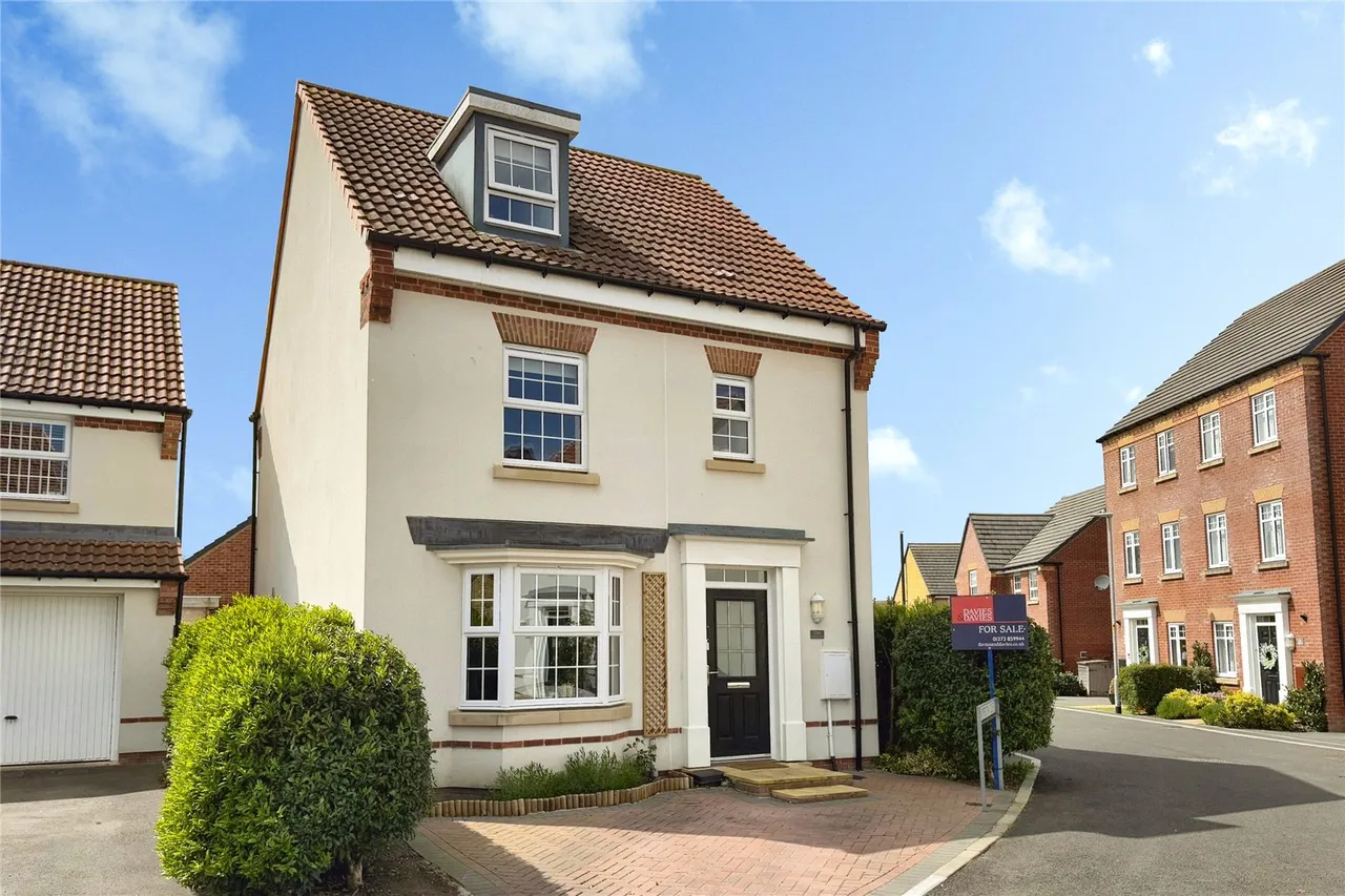 4 bed house for sale, Westbury