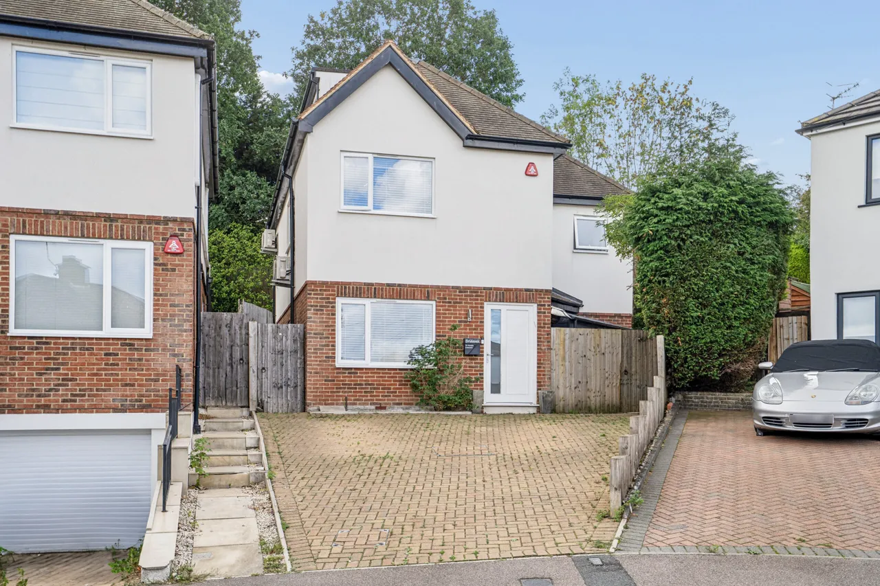 4 bed house for sale — 1D Kimble Crescent, Bushey, Bushey, WD23 4SR