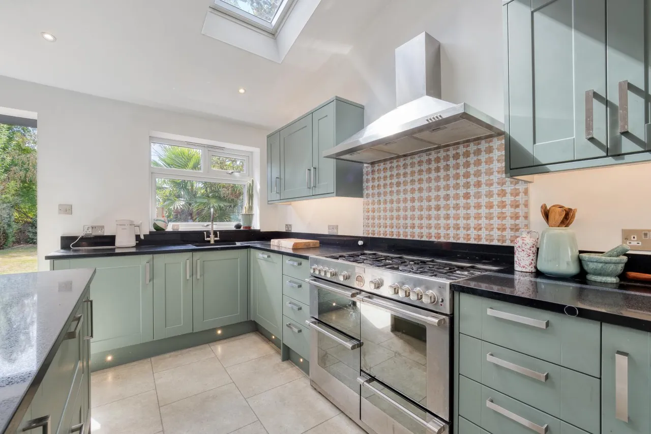Cheam Common Road, Worcester Park, KT4, photo 17