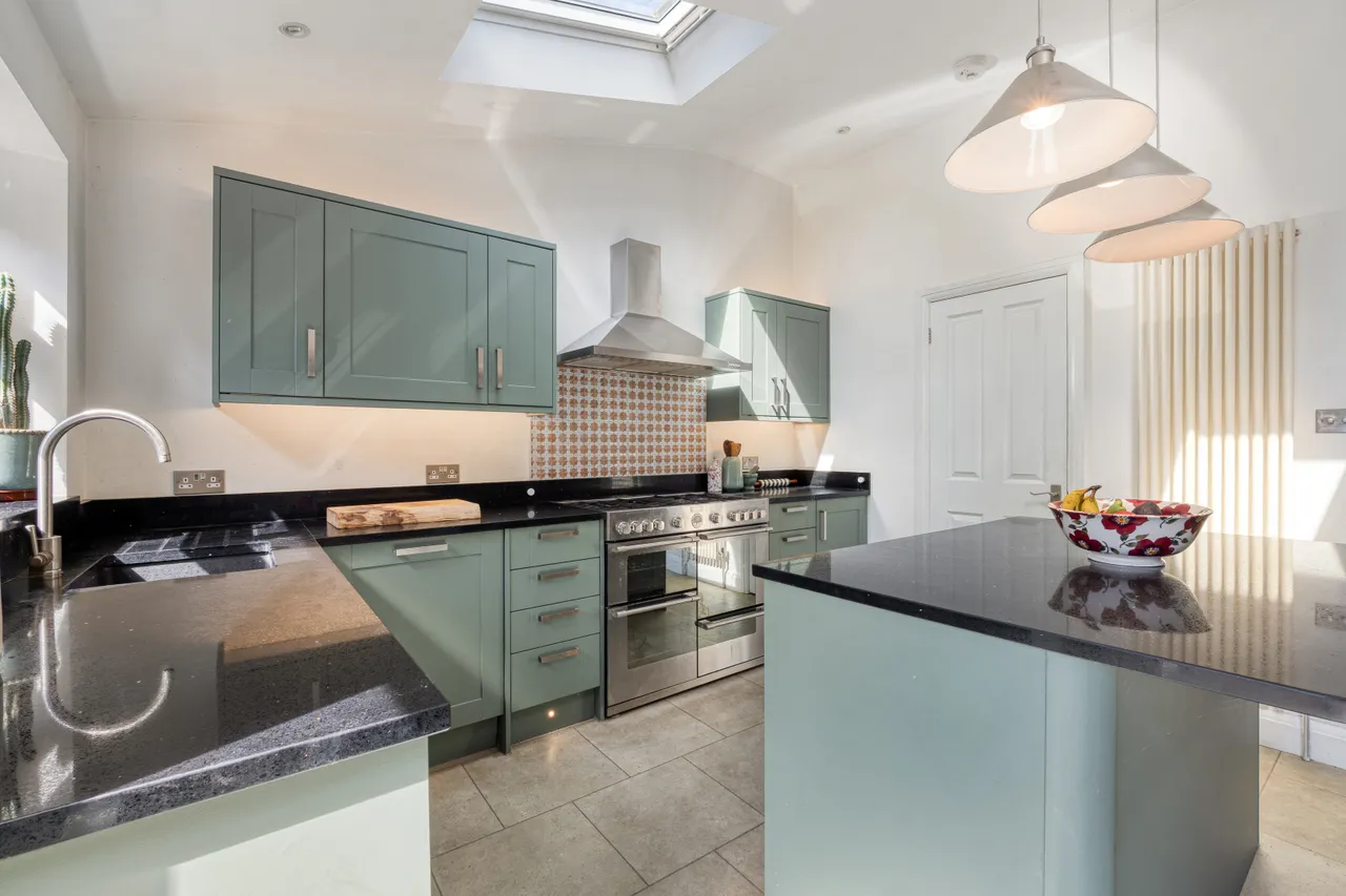 Cheam Common Road, Worcester Park, KT4, photo 16