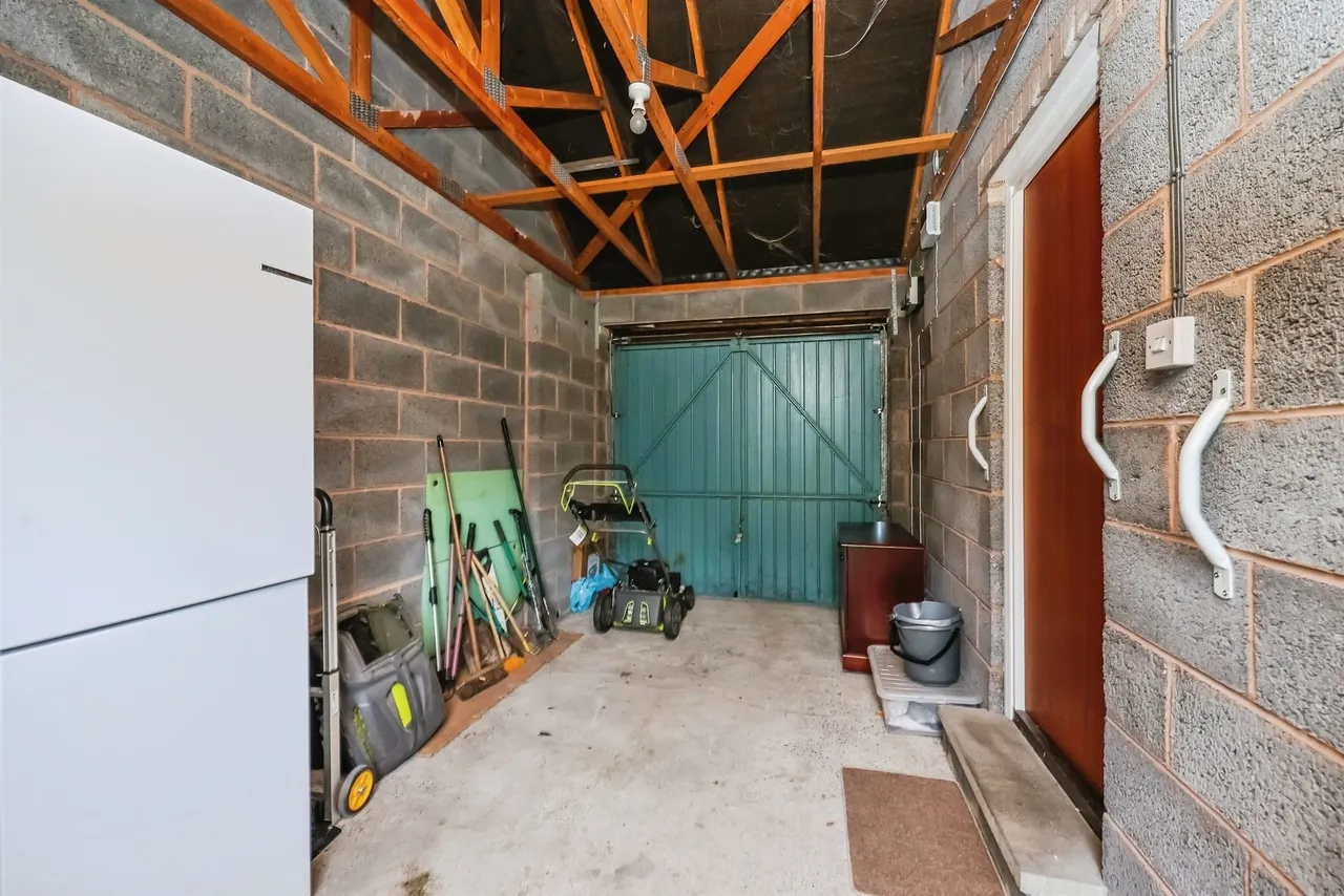 Derbyshire Avenue, West Hallam, DE7, photo 16