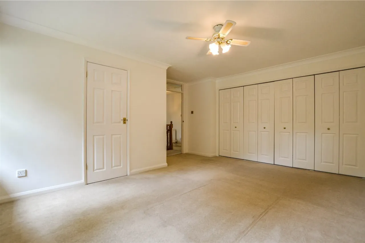 Old Avenue, West Byfleet, Surrey, KT14, photo 19
