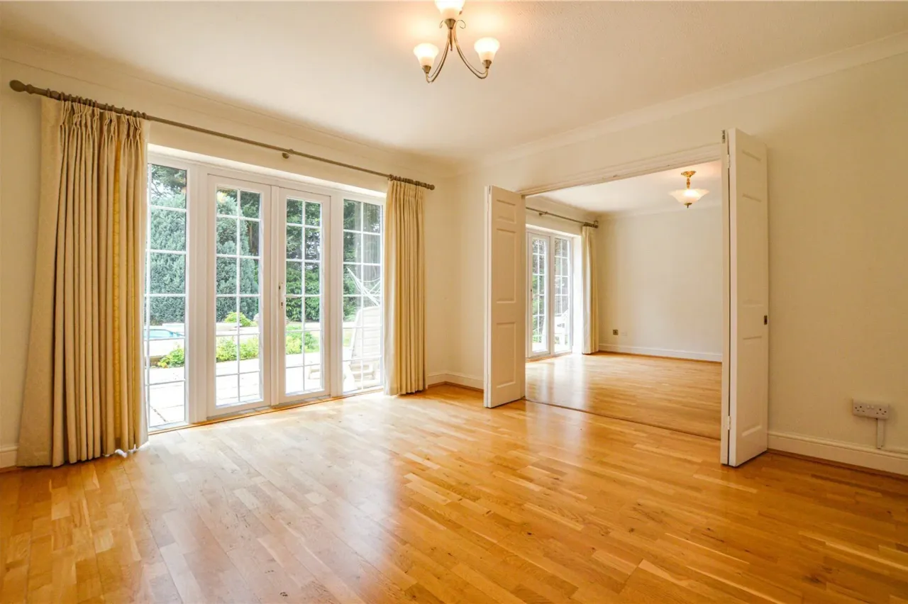 Old Avenue, West Byfleet, Surrey, KT14, photo 5