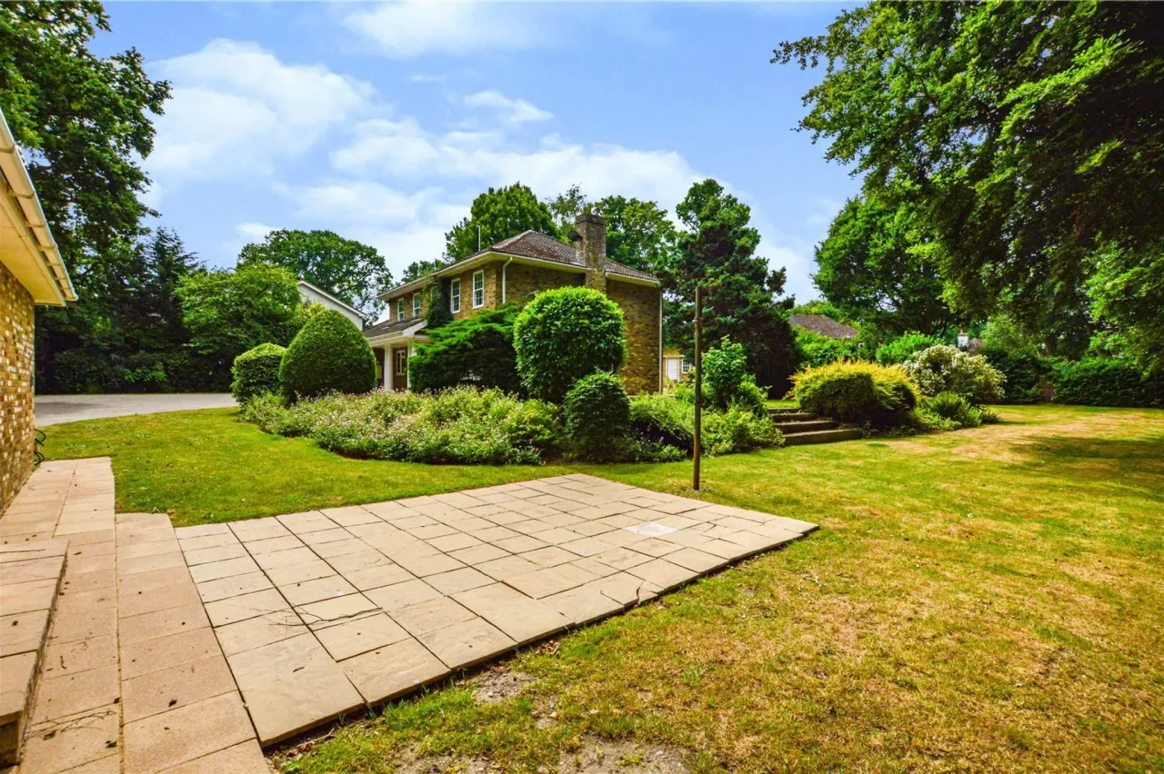 Old Avenue, West Byfleet, Surrey, KT14, photo 32