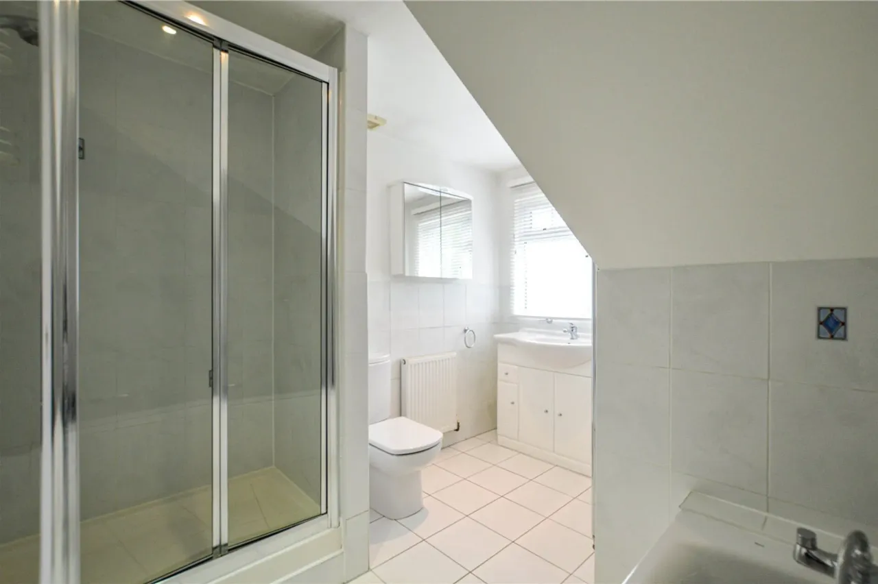 Old Avenue, West Byfleet, Surrey, KT14, photo 17