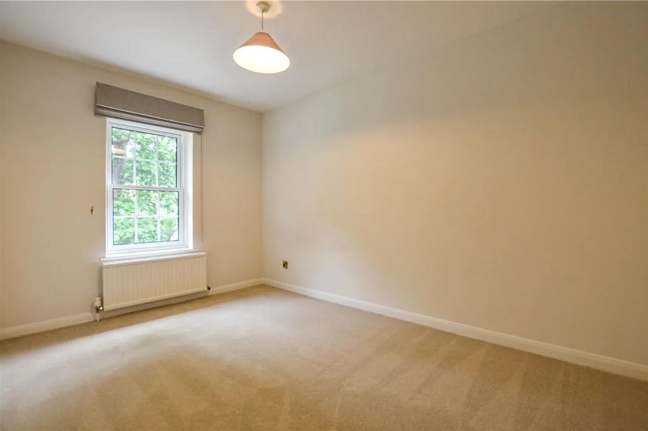 Old Avenue, West Byfleet, Surrey, KT14, photo 23