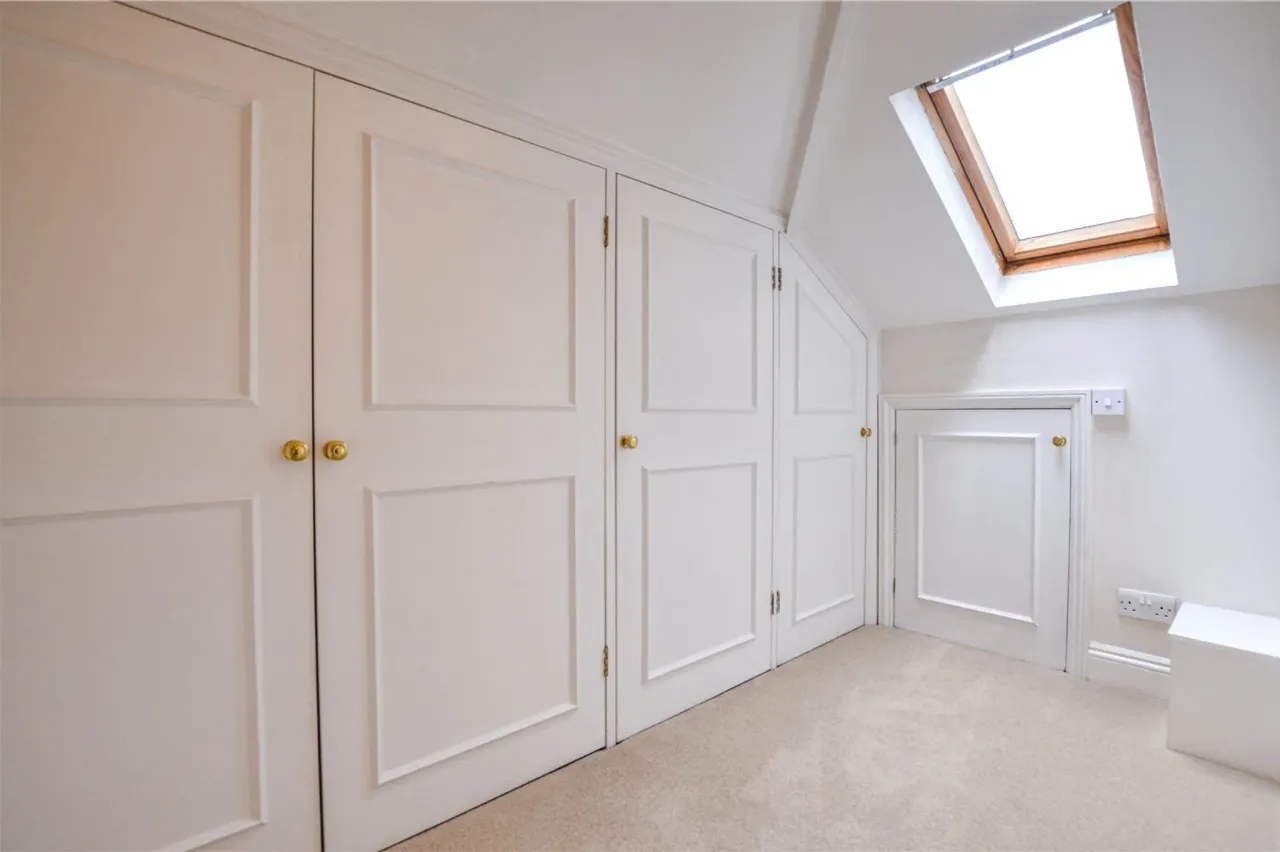 Old Avenue, West Byfleet, Surrey, KT14, photo 16