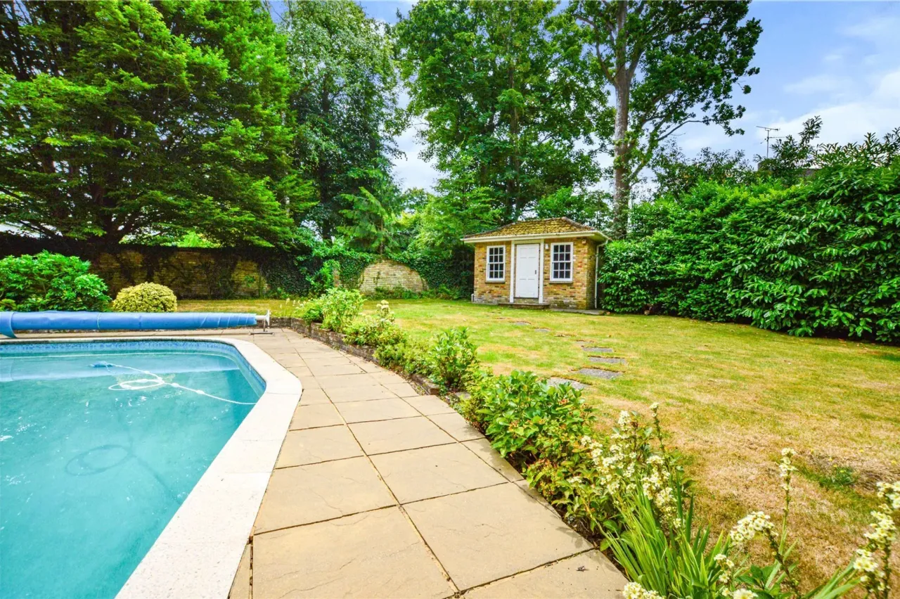 Old Avenue, West Byfleet, Surrey, KT14, photo 30