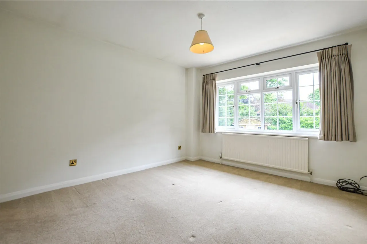 Old Avenue, West Byfleet, Surrey, KT14, photo 14
