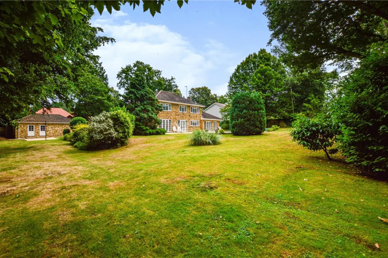 Old Avenue, West Byfleet, Surrey, KT14, photo 31