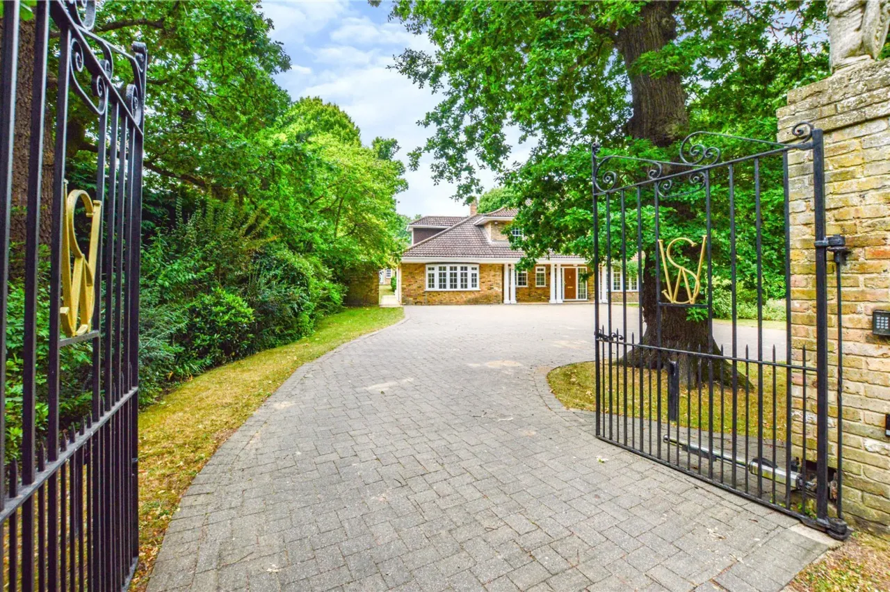 Old Avenue, West Byfleet, Surrey, KT14, photo 33