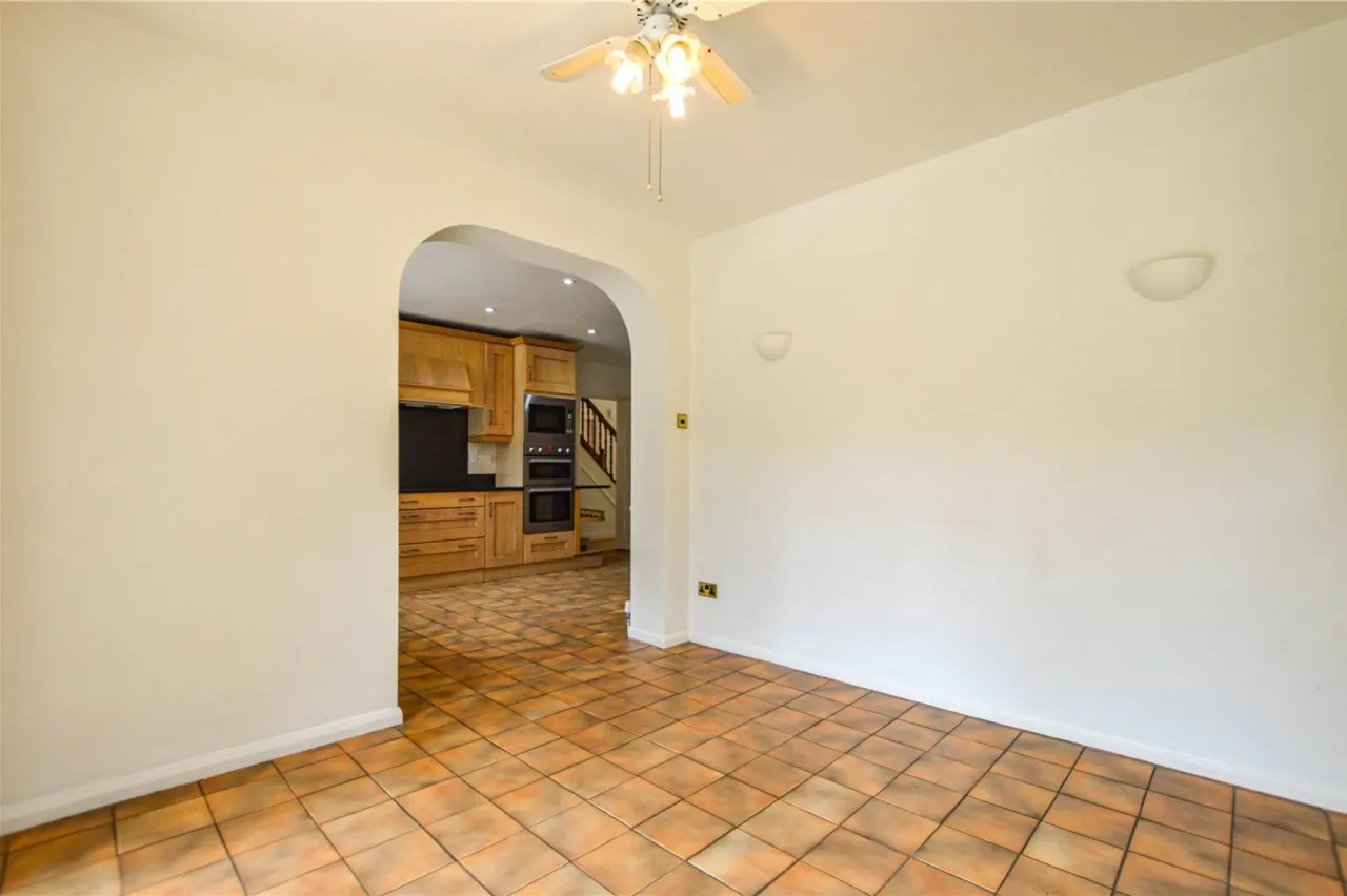 Old Avenue, West Byfleet, Surrey, KT14, photo 8