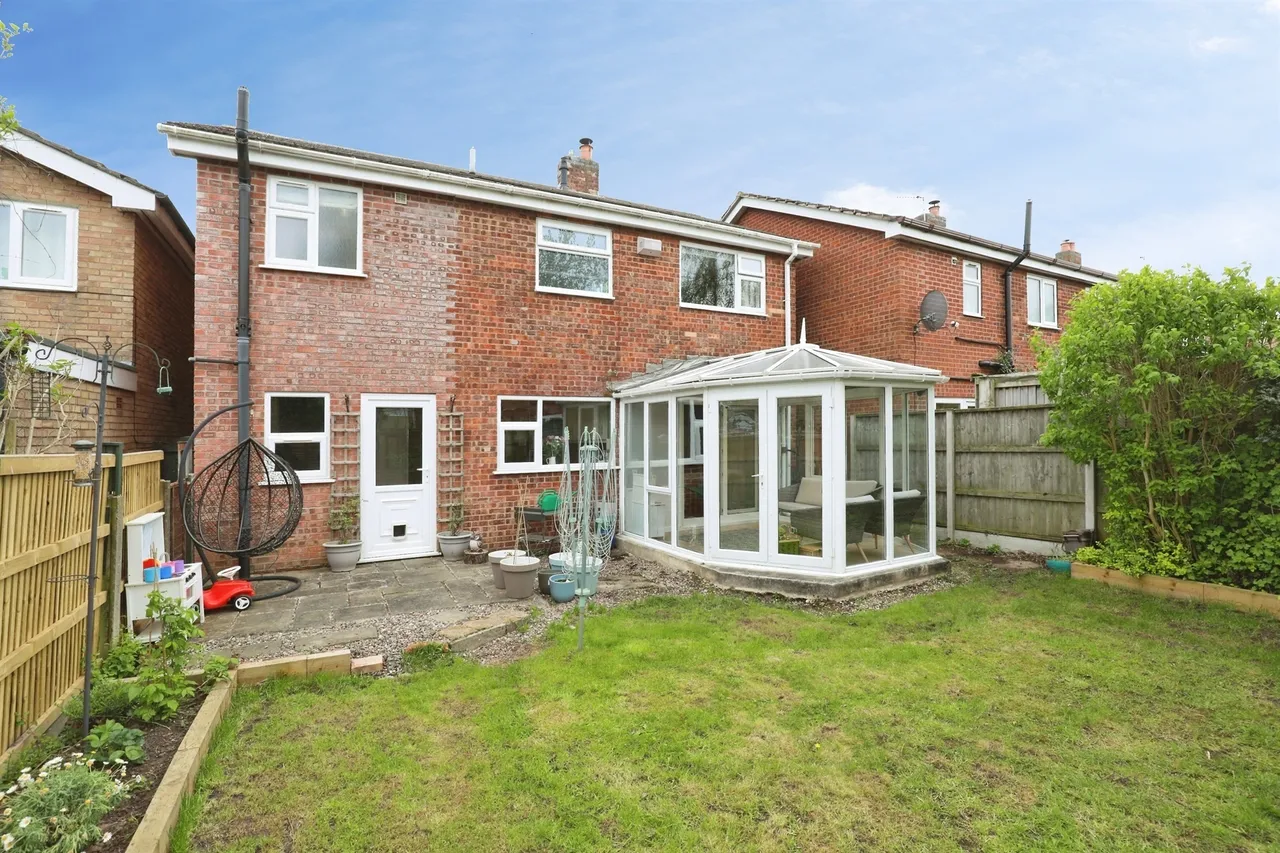 Pear Tree Drive, Wincham, CW9, photo 19