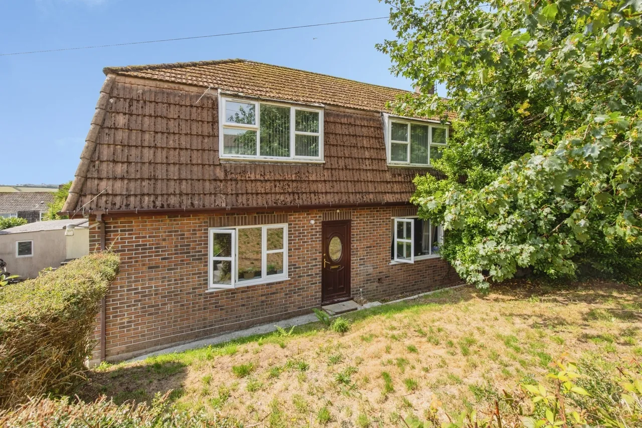 2 bed flat for sale, Highfield Avenue, St. Austell, PL25