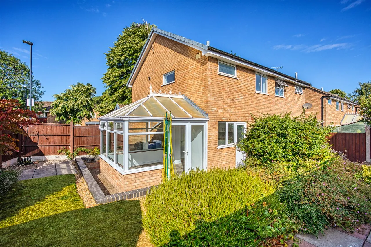 Glenfield Crescent, Mickleover, photo 15